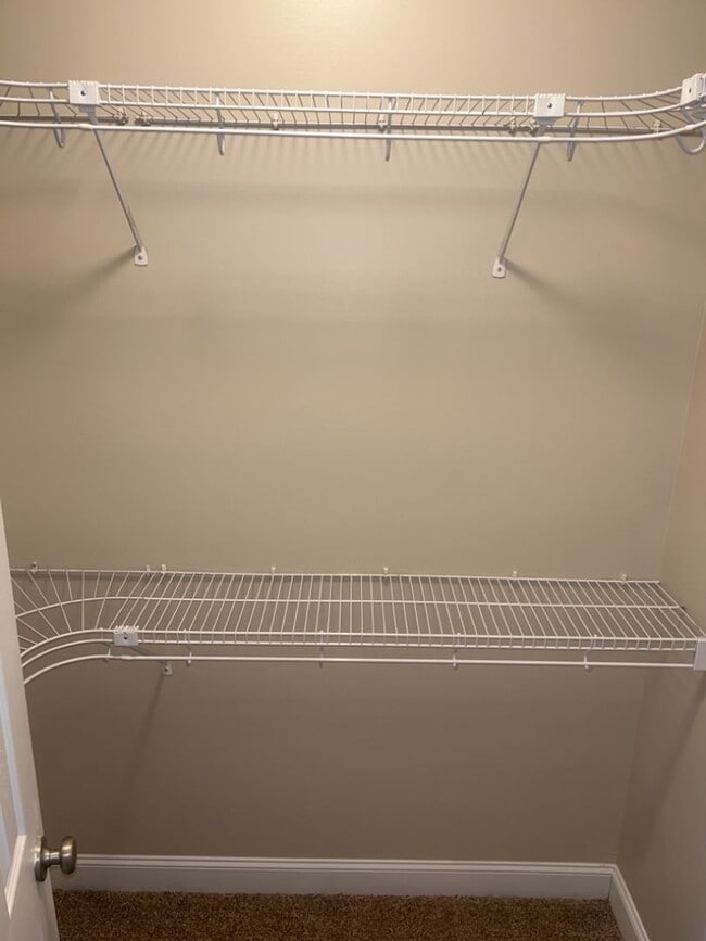 Building Photo - 186 Bristol Way