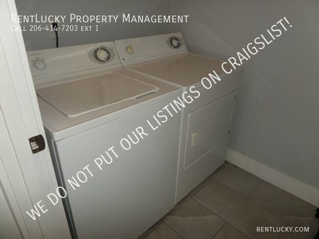 Building Photo - 205 S 51st St