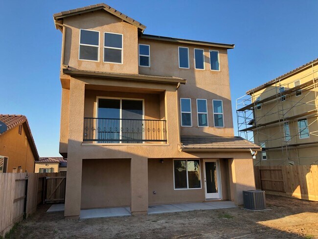 Building Photo - 166 Barker Ln