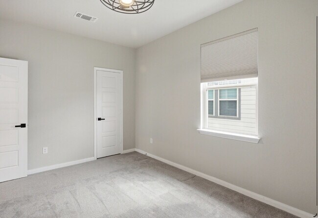 Building Photo - 10051 Mulhouse Dr