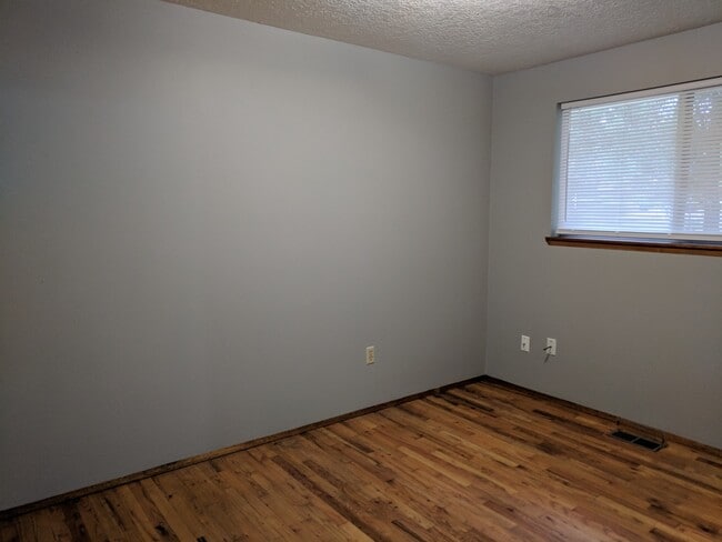 Building Photo - 3 bedroom Ranch style Home near Gresham