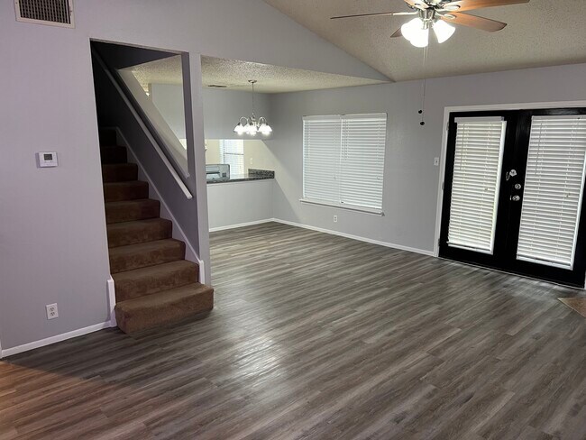 Building Photo - 9713 Village Briar