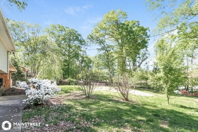 Building Photo - 7215 Crenata Dr