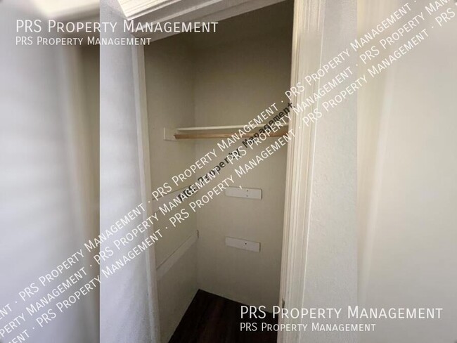 Building Photo - Reduced Price