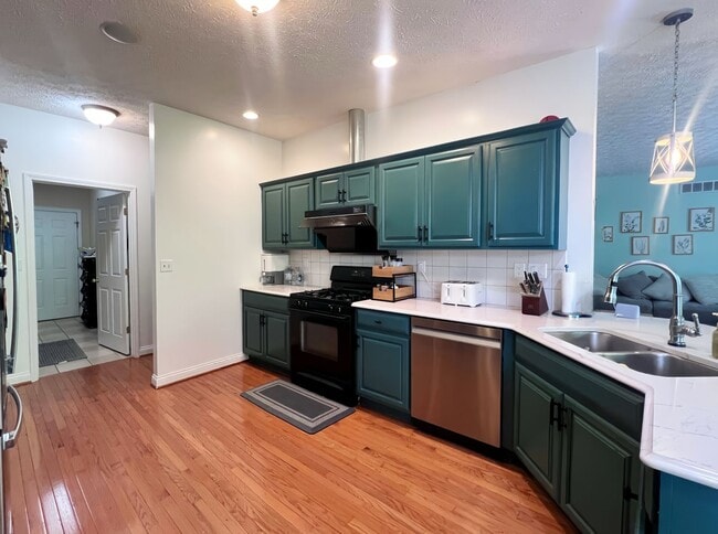 Building Photo - 5BD/3BA spacious house close to Purdue Uni...