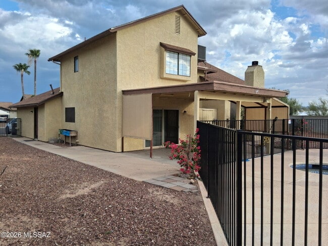Building Photo - 9249 N Eagle Dancer Dr