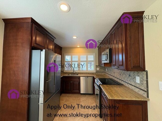 Building Photo - 323 Thistle Cir