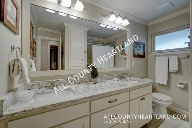 Building Photo - 2948 Kerry Ln