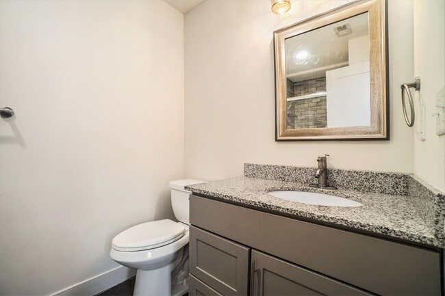 Building Photo - Modern 1 Bedroom, 1 Bath Apartment Home  Located In Historic Westport