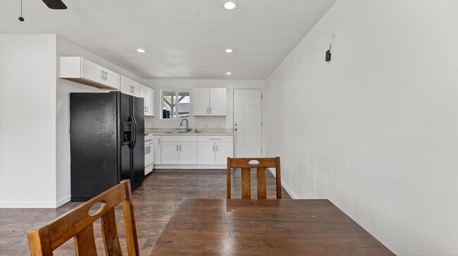 Building Photo - 1216 Butterfield Rd