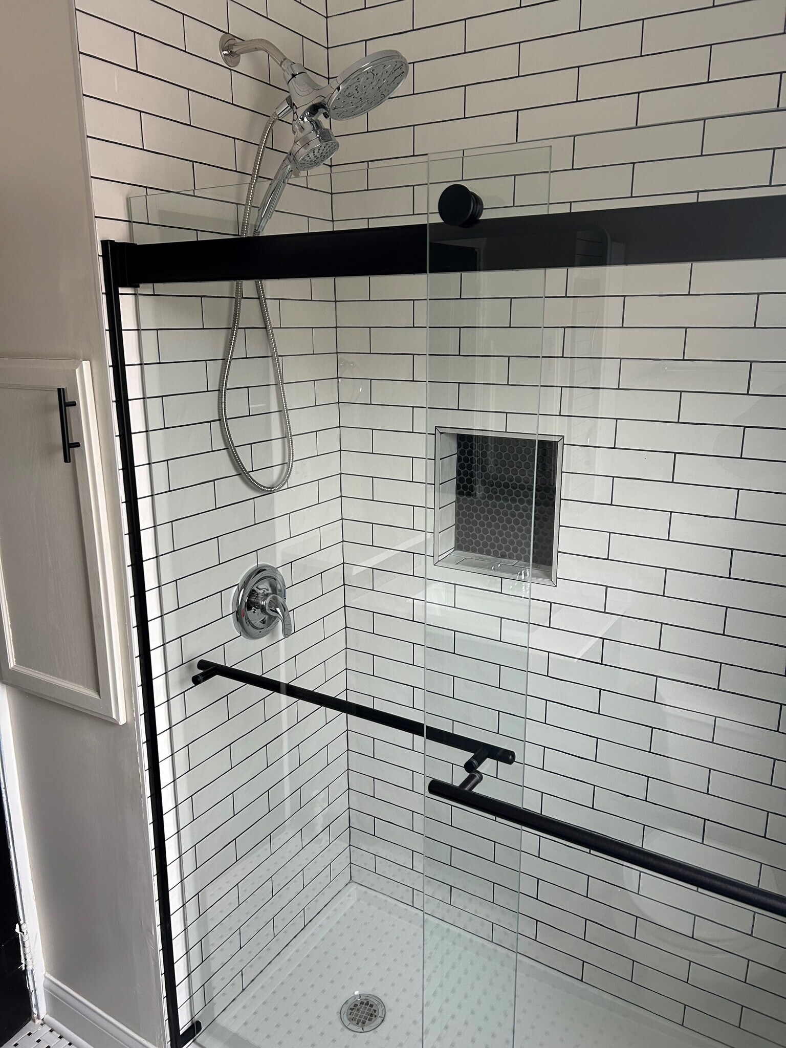 Bathroom - 715 W Hillgrove Ave