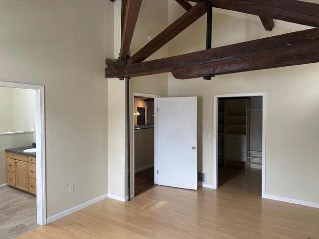 Building Photo - 44 Broadway