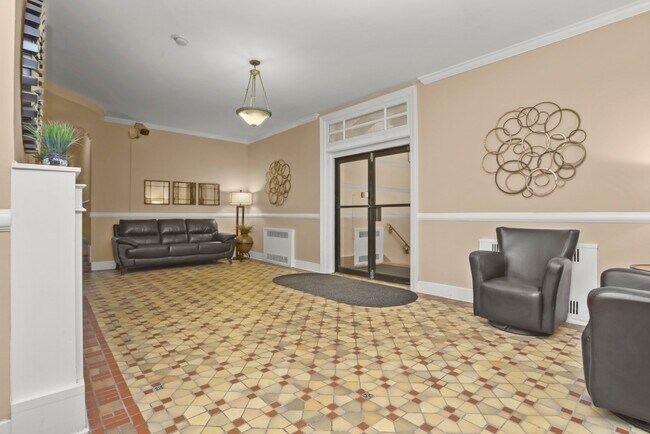 Lobby. - 2 Greenridge Ave