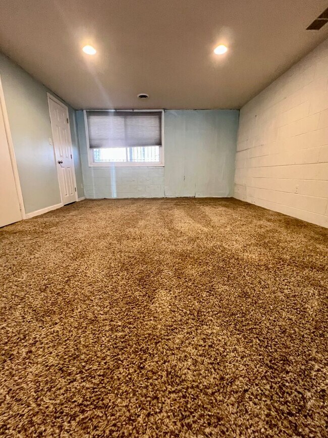 Building Photo - Gorgeous 3-Bedroom Home with Finished Basement in Havertown! Available NOW!