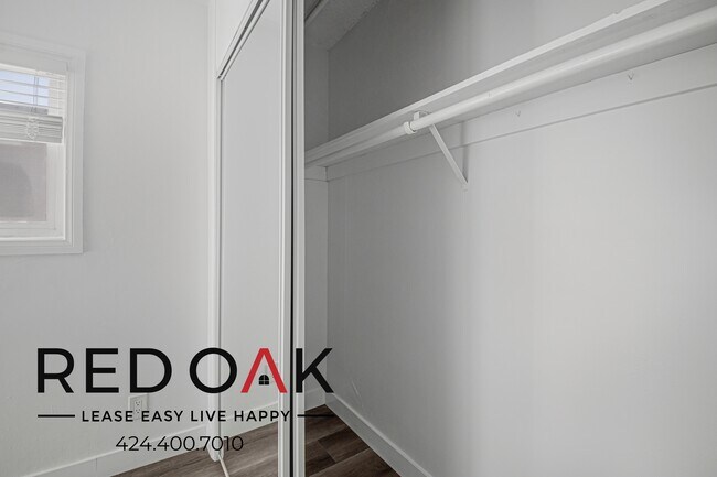 Building Photo - 4037 McLaughlin Ave