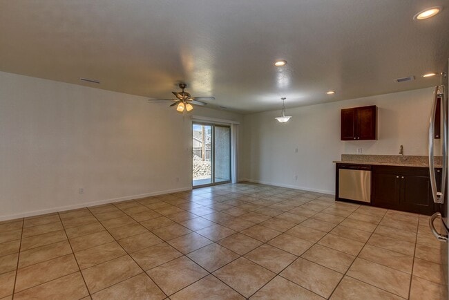 Building Photo - 3850 E Teri Ct