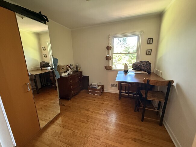 Building Photo - 1059 Wolf Trap Rd