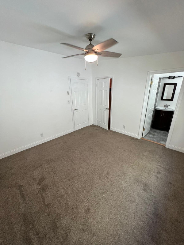 Building Photo - 375 Bonair St