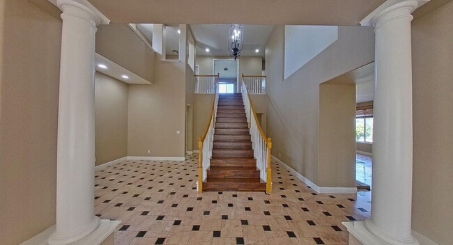 Building Photo - 1692 Woodhaven Cir