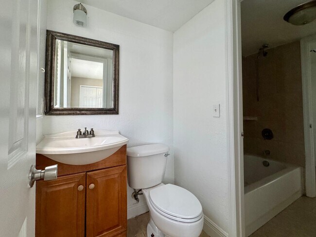 Building Photo - 2 Bed/2 Bath Condo in Mount Dora