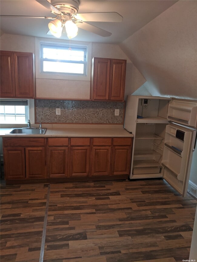 Building Photo - 141 82nd Dr