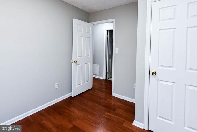 Building Photo - 2156 Commissary Cir