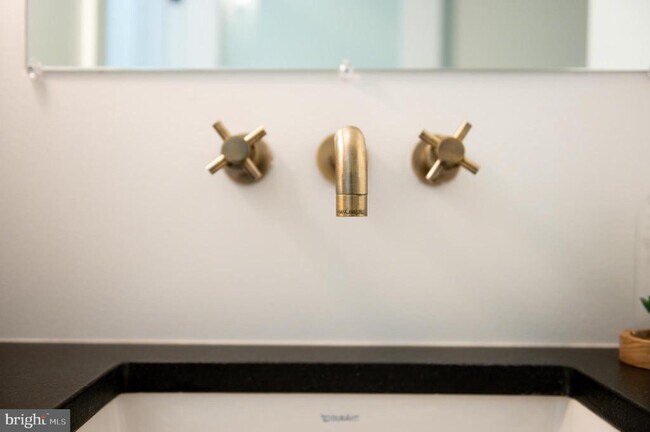 Building Photo - 1316 8th St NW