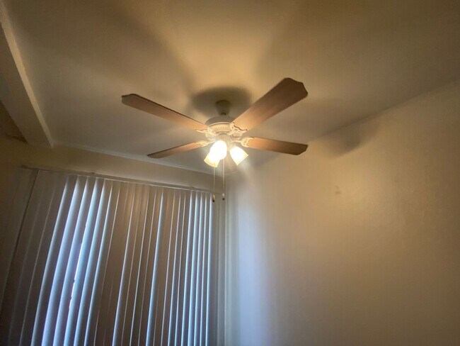 Building Photo - Scottsdale Studio Apartment