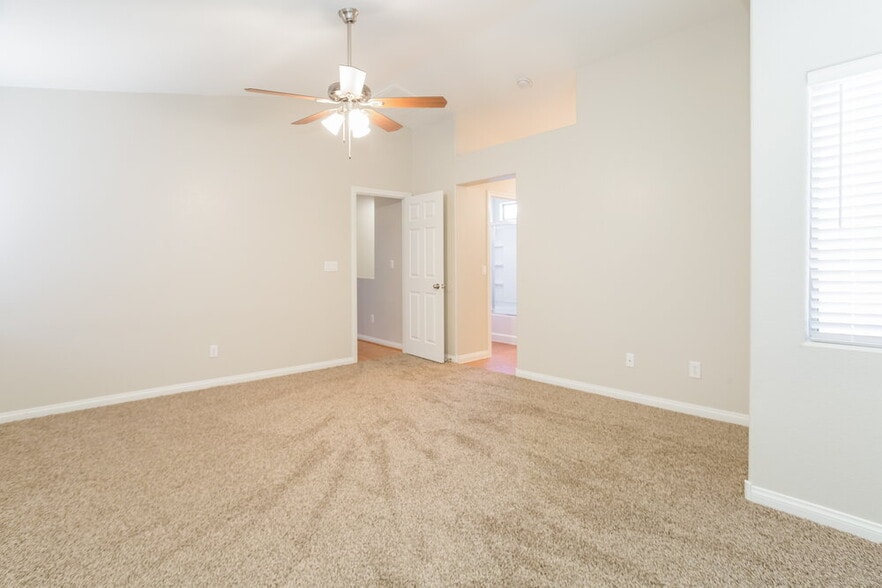 Building Photo - 267 Red Eucalyptus Dr