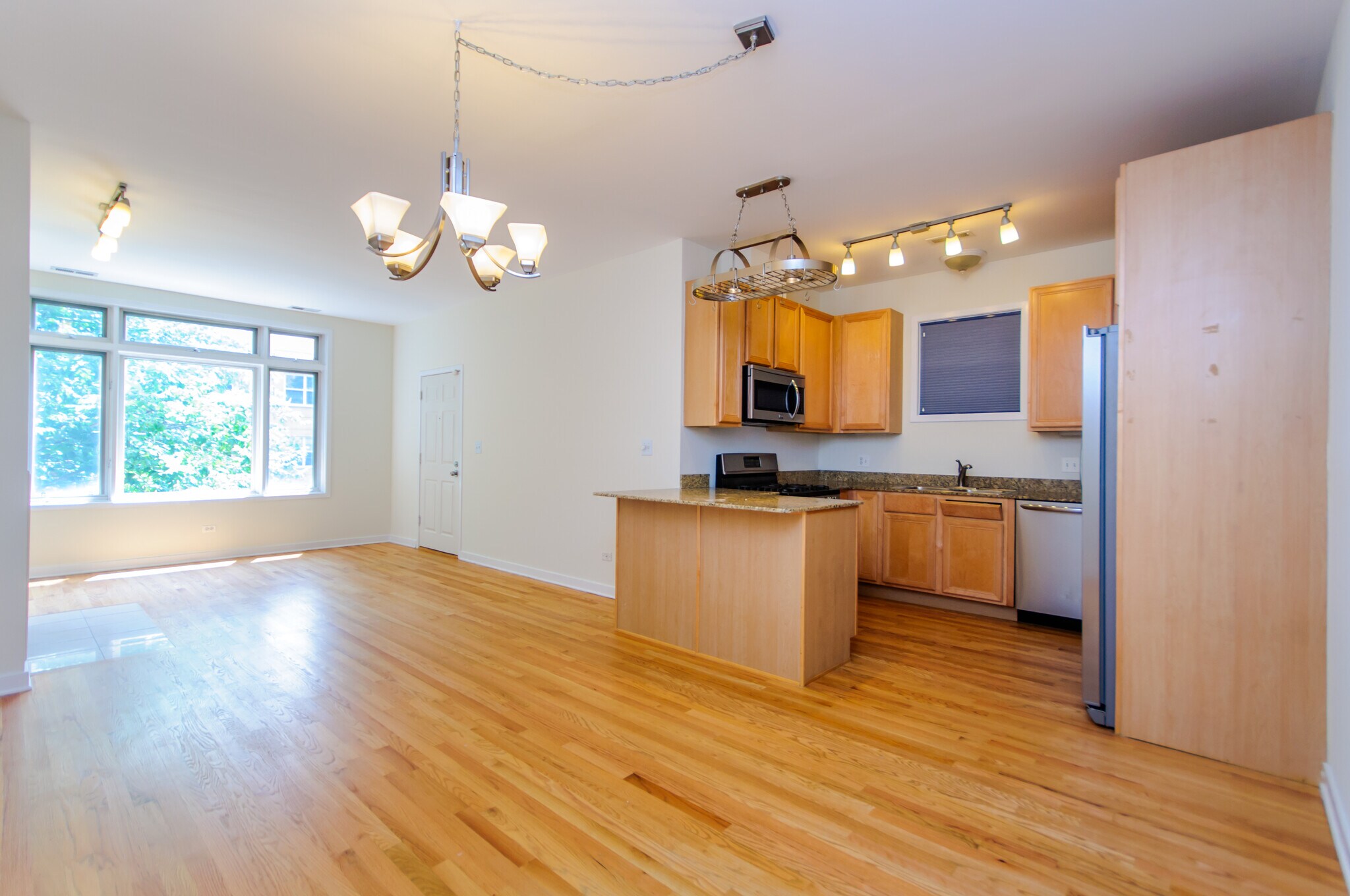 Building Photo - 1344 W Grenshaw St