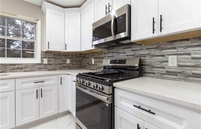 Building Photo - 934 Bay Ridge Dr