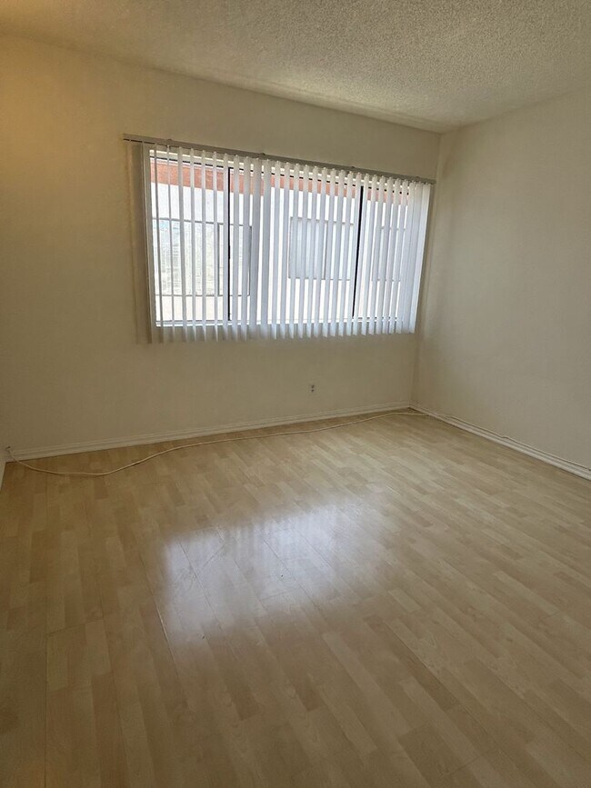 Building Photo - Cozy 3 bedroom Condo in the most desired neighborhood at City of Alhambra