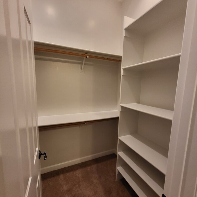 Building Photo - FIRST 2 WEEKS RENT FREE!!! BEAUTIFUL HOME ...
