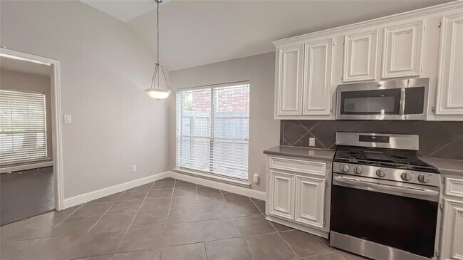 Building Photo - 26622 Clear Mill Ln