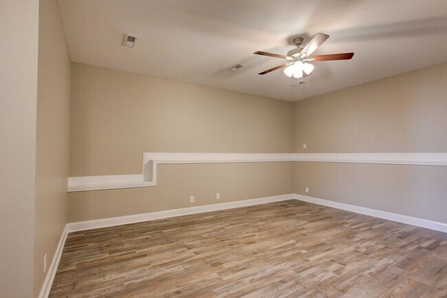 Building Photo - 1121 Cardinal Creek Dr