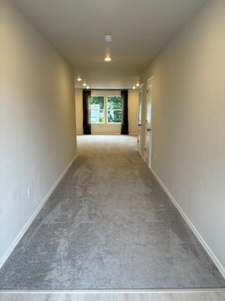 Building Photo - 4233 SE Elijah Ct