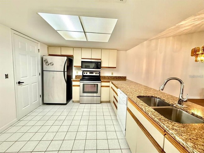 Building Photo - 18308 Aintree Ct