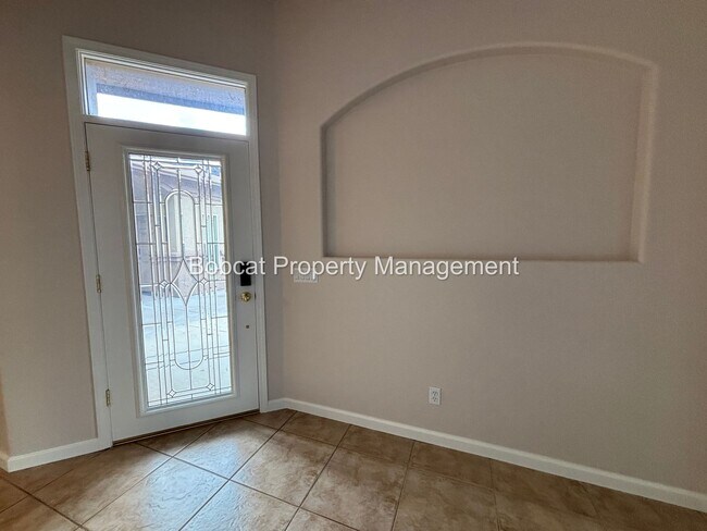 Building Photo - Golf Course Living with Mountain Views & Detached Casita