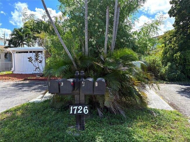 Building Photo - 1726 Thomas St