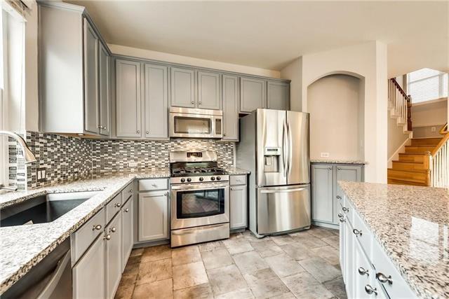 Building Photo - 1439 Royal Oaks Dr