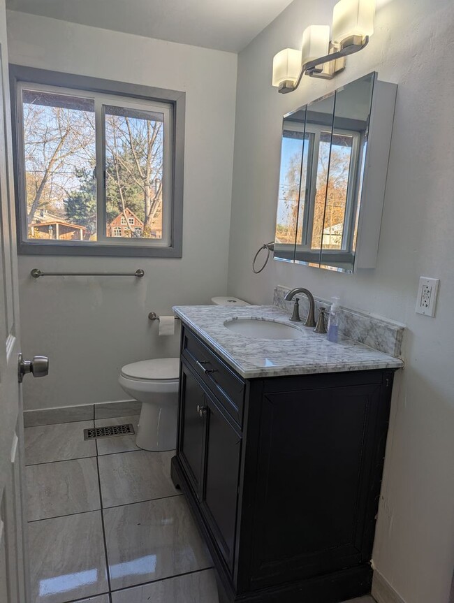 Primary Photo - Spacious pet-friendly Clarkston house on d...