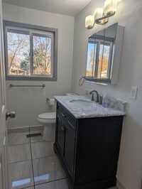 Building Photo - Spacious pet-friendly Clarkston house on d...