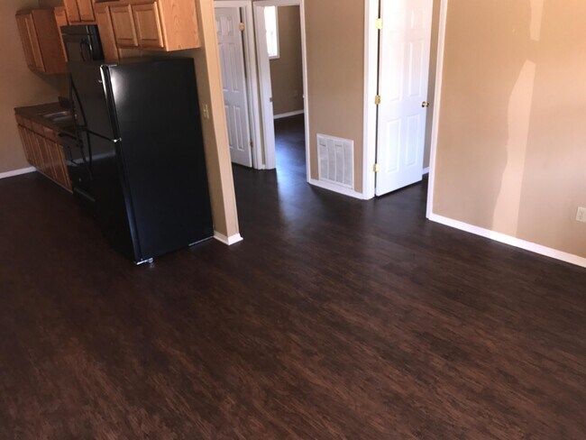 Building Photo - 201 State St