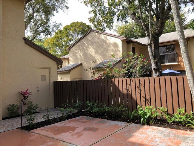 Building Photo - 3799 Cocoplum Cir