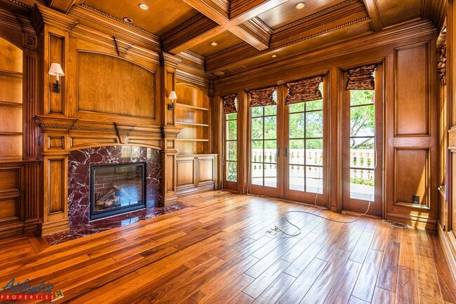 Building Photo - Executive Estate in the Heart of Silicon Valley
