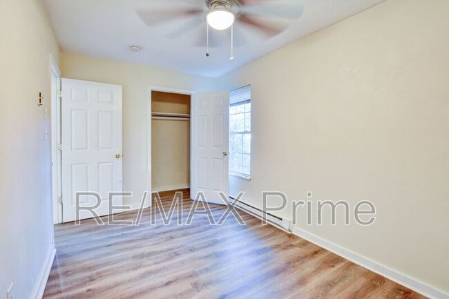 Building Photo - 409 Hunter St