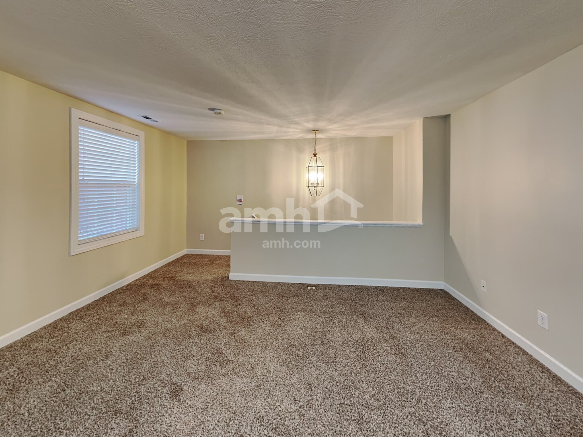 Building Photo - 5915 Cabot Dr