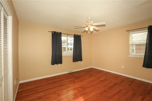 Building Photo - 804 NW 8 St