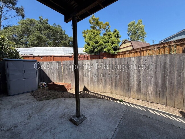 Building Photo - 2895 Capitola Rd