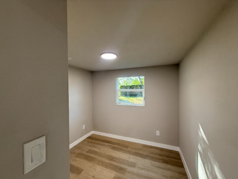 Building Photo - 2209 Gano St